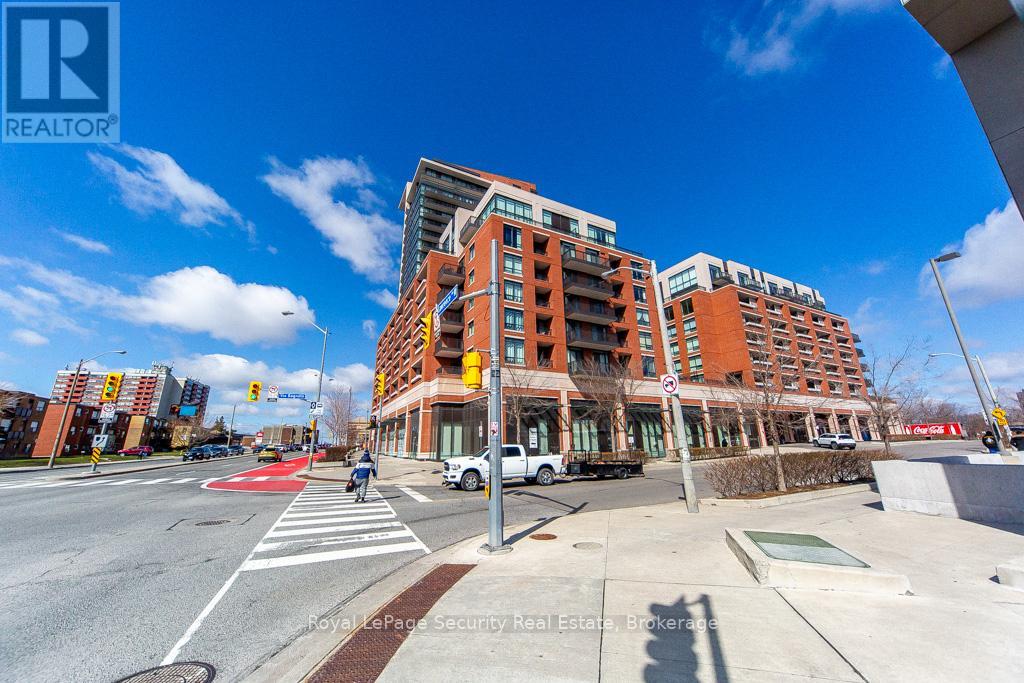 1121 - 800 LAWRENCE AVENUE W, Toronto, Ontario