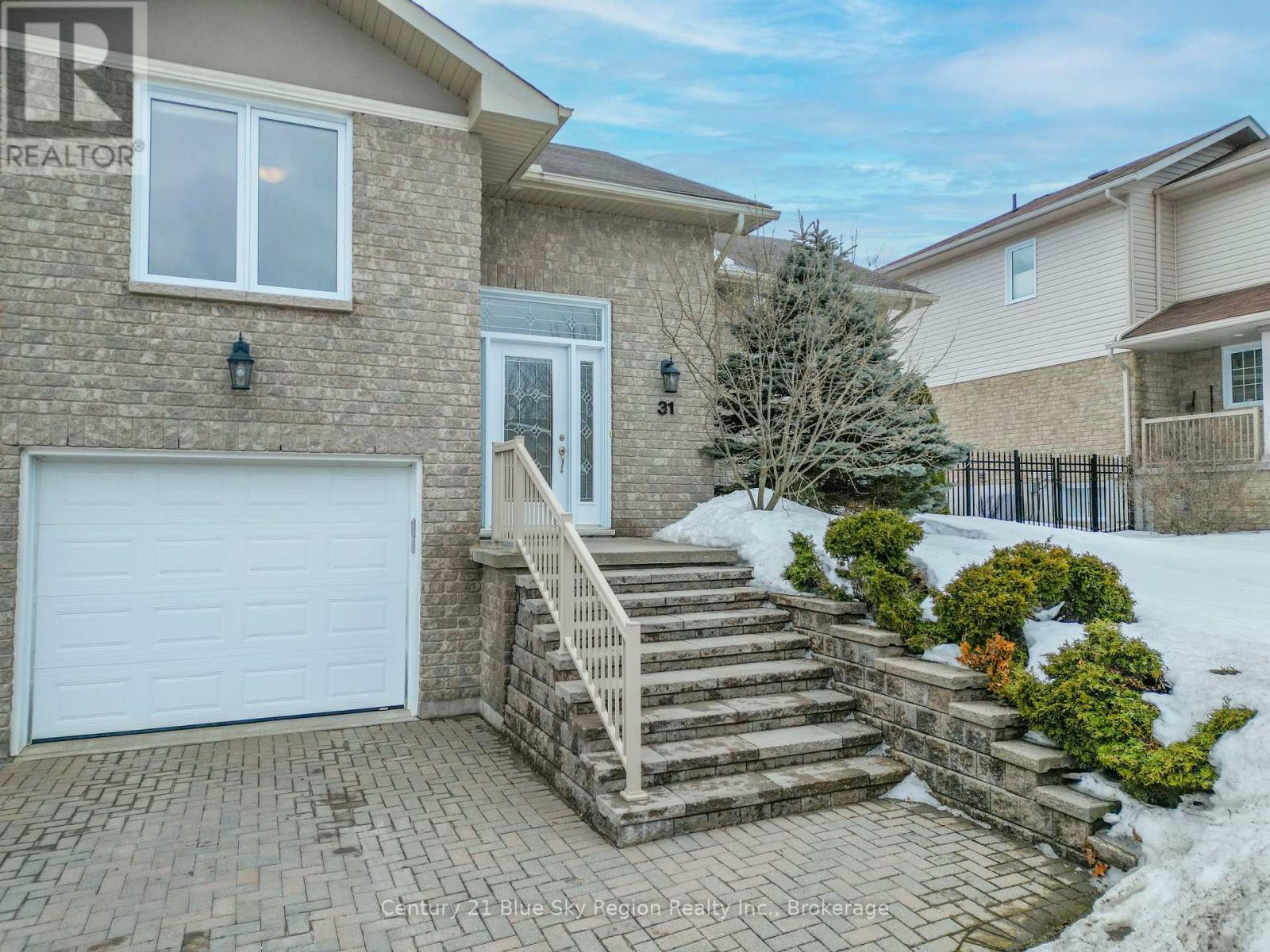 31 Vermont Crescent, North Bay, Ontario  P1C 1L5 - Photo 4 - X12990710