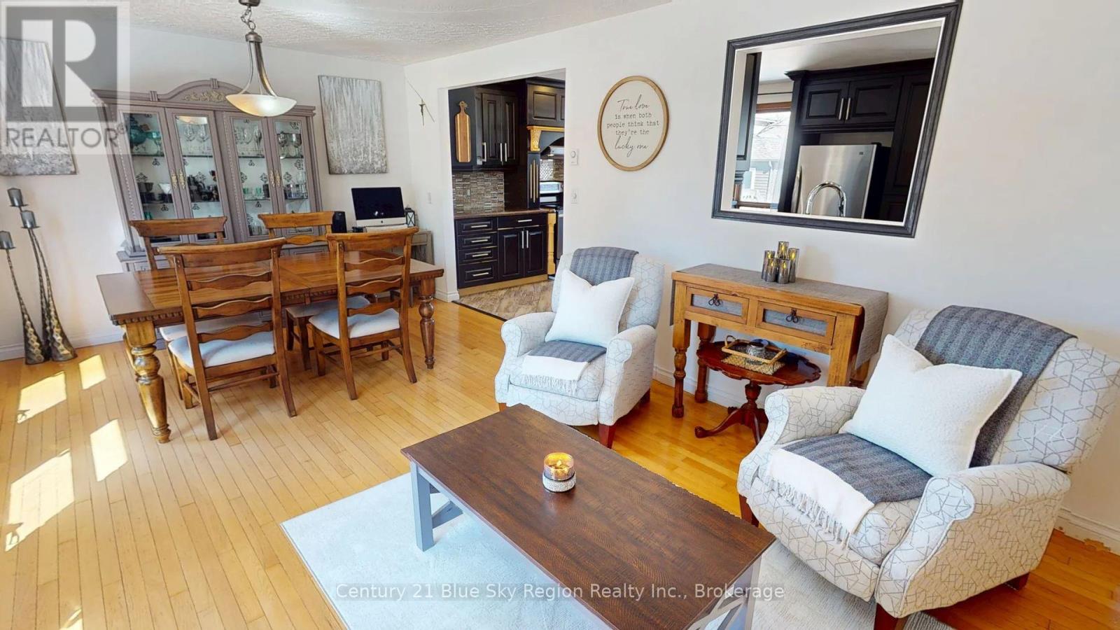 25 Carriage Crescent, North Bay, Ontario  P1C 1G5 - Photo 3 - X12990904