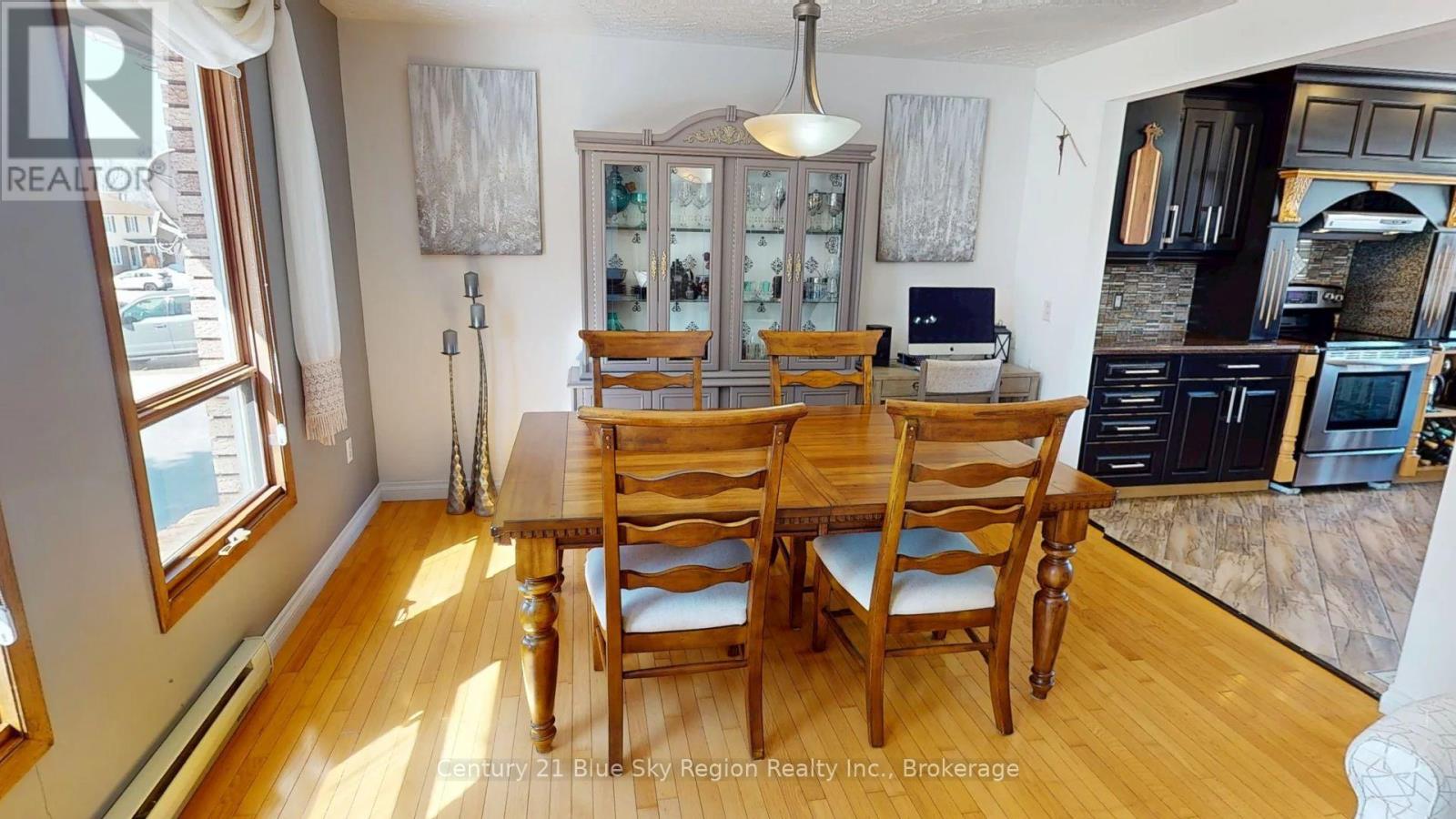 25 Carriage Crescent, North Bay, Ontario  P1C 1G5 - Photo 6 - X12990904