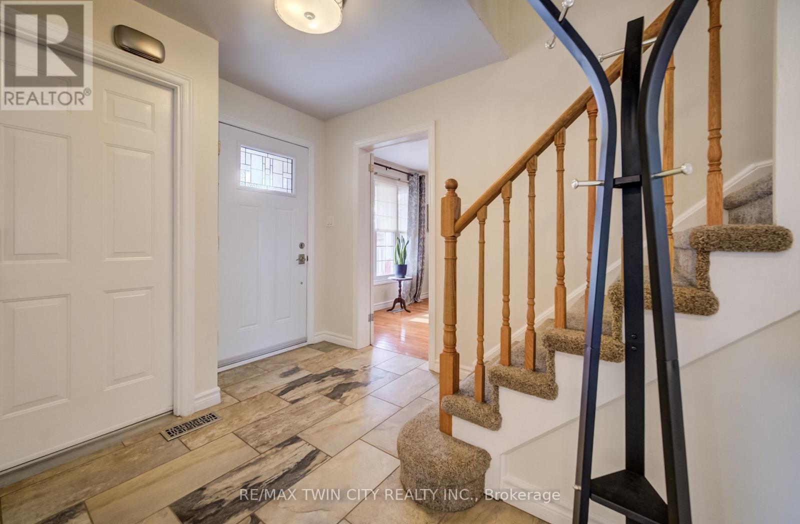 150 Bayne Crescent, Cambridge, Ontario  N1T 1K4 - Photo 3 - X12990566