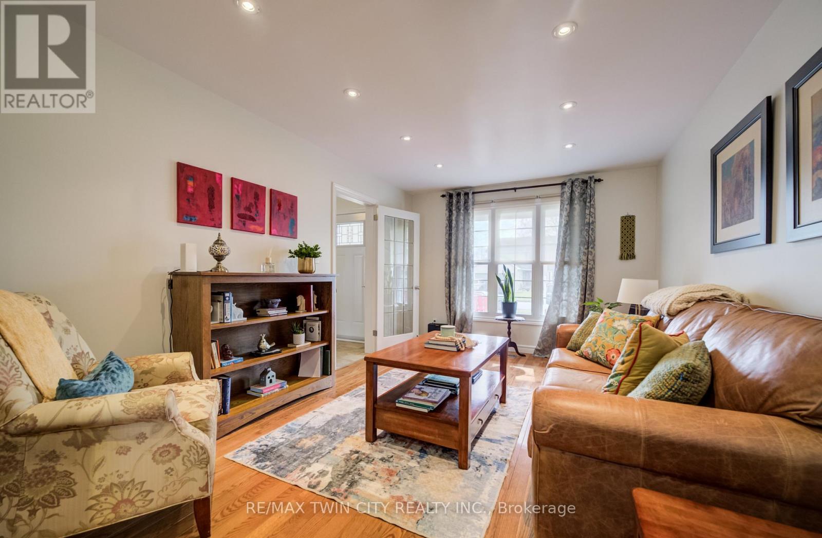 150 Bayne Crescent, Cambridge, Ontario  N1T 1K4 - Photo 5 - X12990566