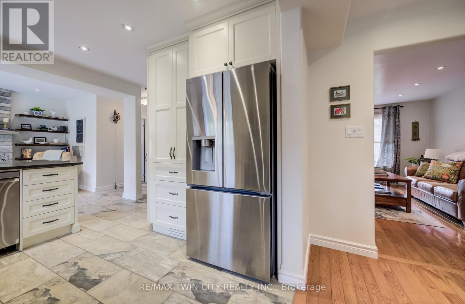 150 Bayne Crescent, Cambridge, Ontario  N1T 1K4 - Photo 8 - X12990566