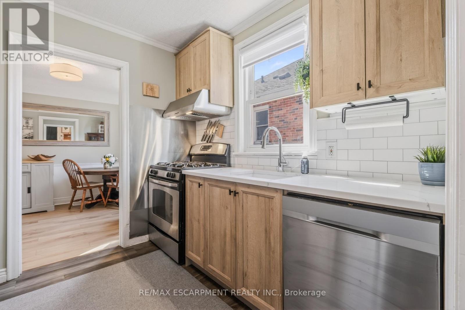 43 Woodbridge Road, Hamilton, Ontario  L8K 3C8 - Photo 12 - X12990636