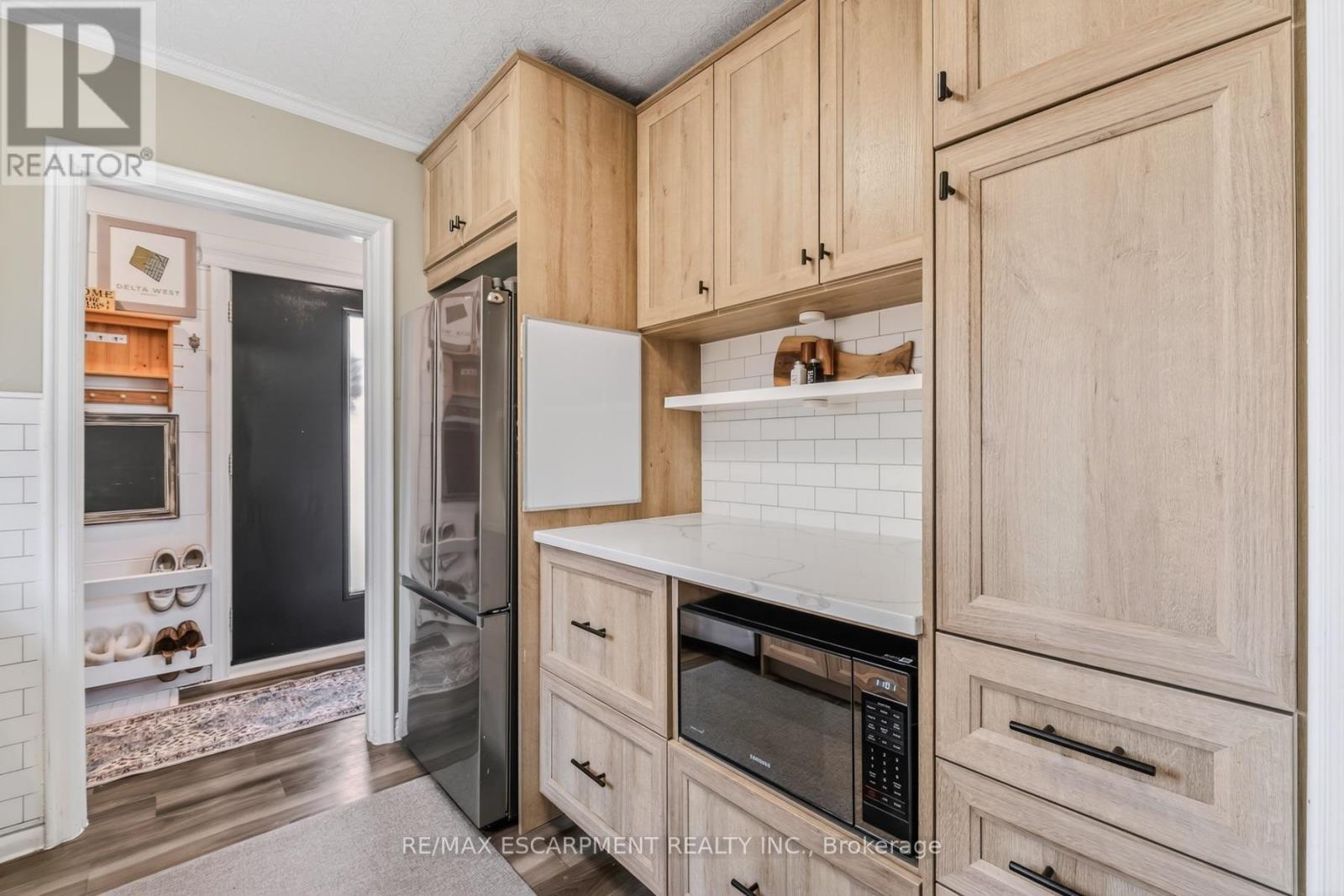 43 Woodbridge Road, Hamilton, Ontario  L8K 3C8 - Photo 13 - X12990636