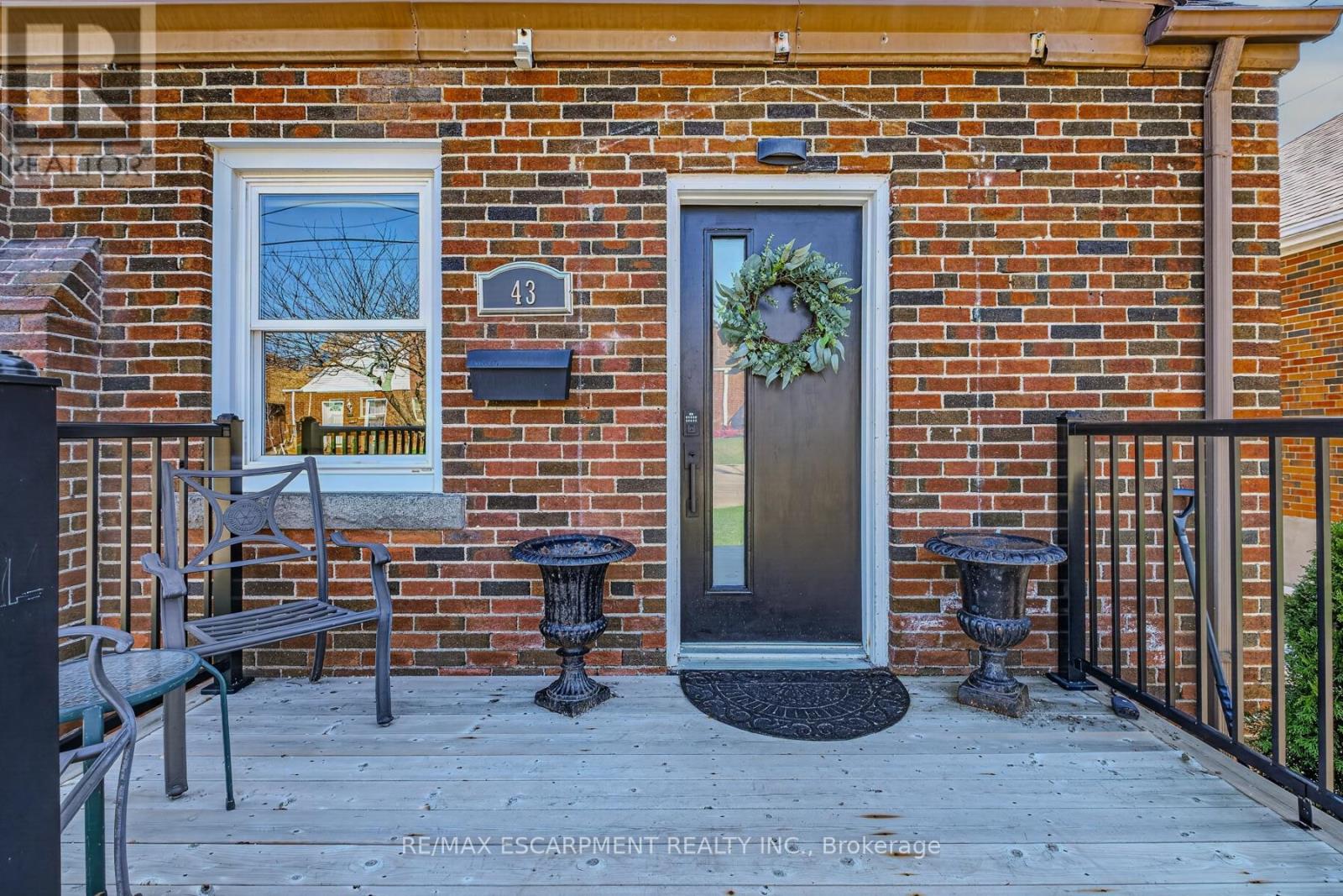 43 Woodbridge Road, Hamilton, Ontario  L8K 3C8 - Photo 4 - X12990636