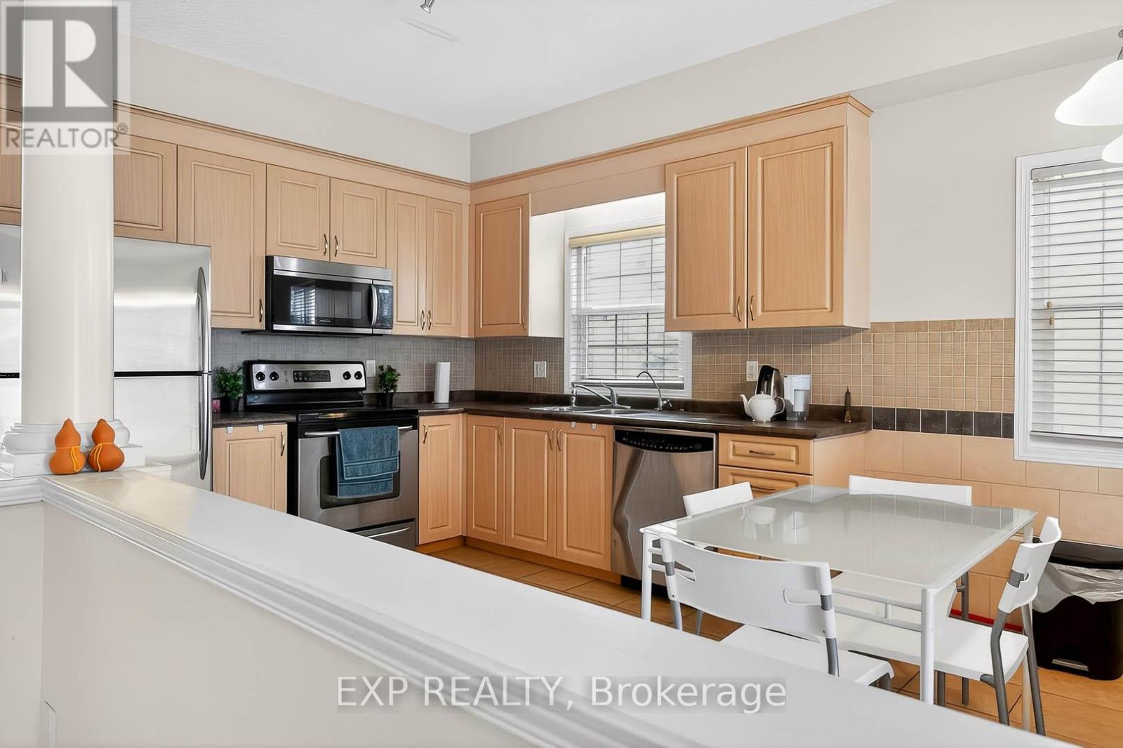 600 Winterberry Avenue, Waterloo, Ontario  N2V 2W5 - Photo 5 - X12990708