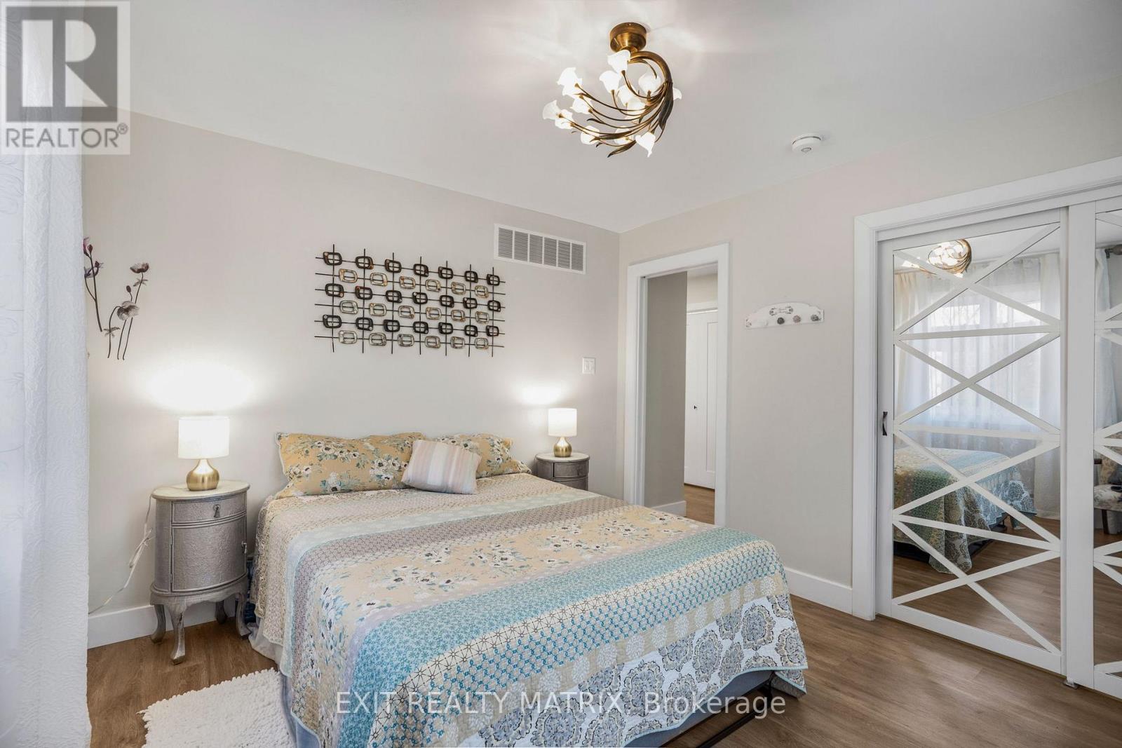 3515 Front Road E, Champlain, Ontario K6A 2R2 - Photo 31 - X12990970