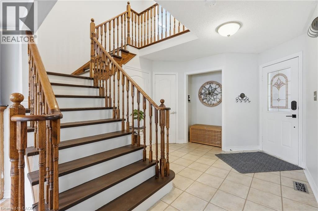 5189 Blue Spruce Avenue, Burlington, Ontario  L7L 6J5 - Photo 5 - 40820154