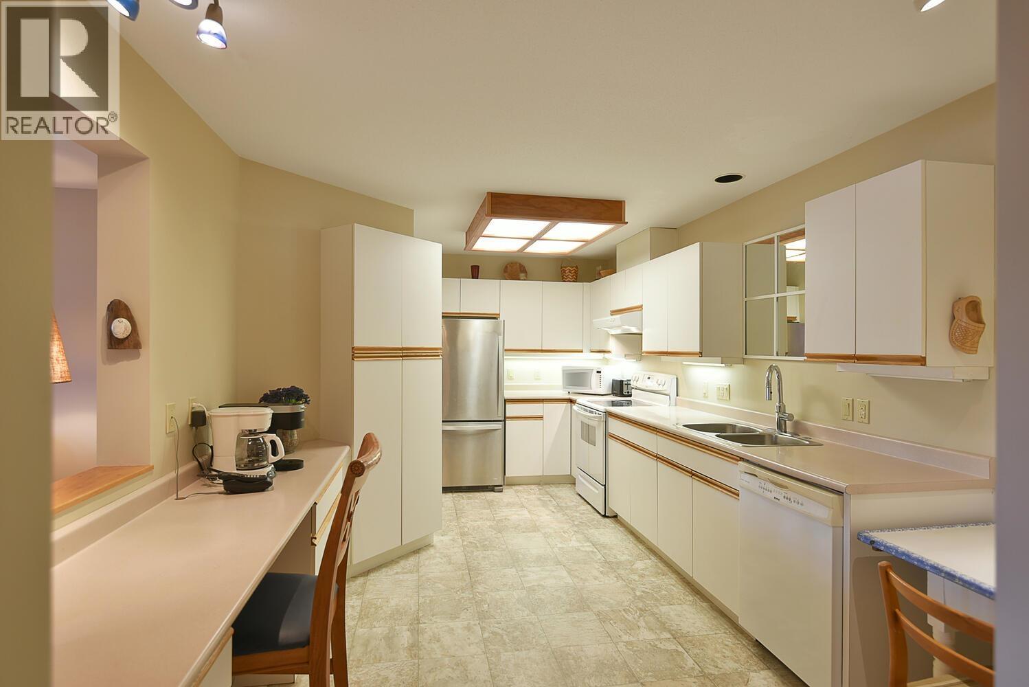 104 5768 Marine Way, Sechelt, British Columbia V7Z 0K4 - Photo 4 - R3107443