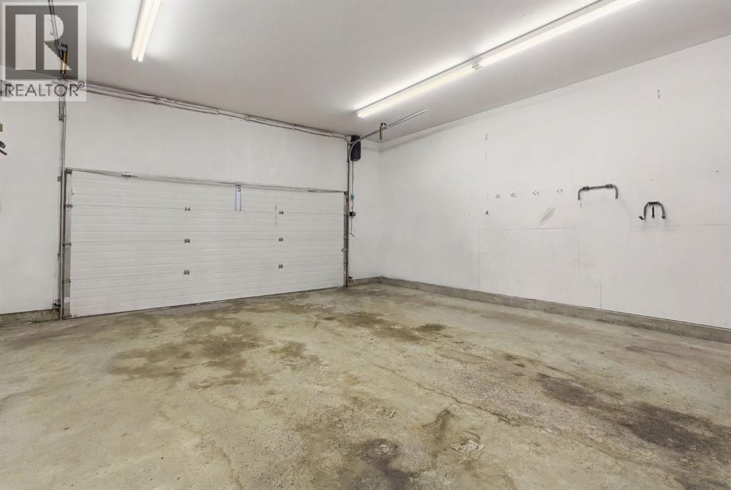 124 Prestwick Estate Way SE, Calgary, Alberta  T2Z 3M2 - Photo 40 - A2293077