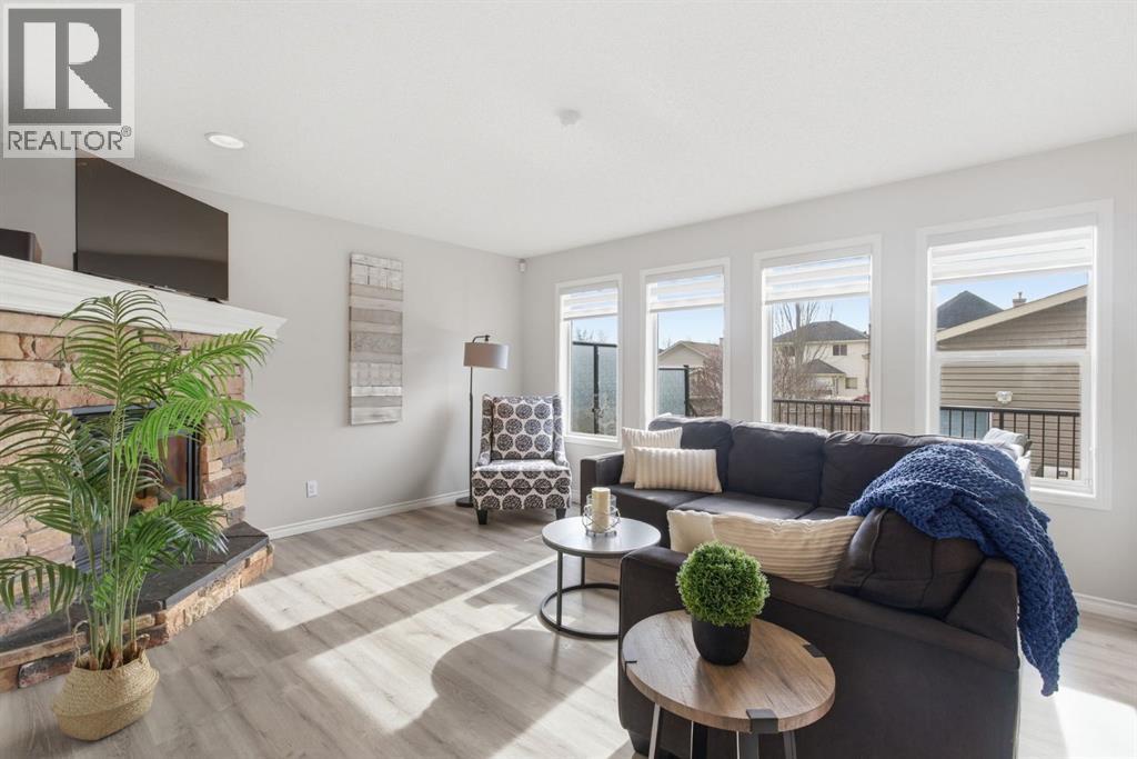 124 Prestwick Estate Way SE, Calgary, Alberta  T2Z 3M2 - Photo 7 - A2293077