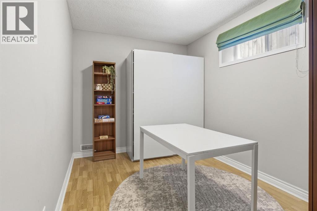 124 Prestwick Estate Way SE, Calgary, Alberta  T2Z 3M2 - Photo 36 - A2293077