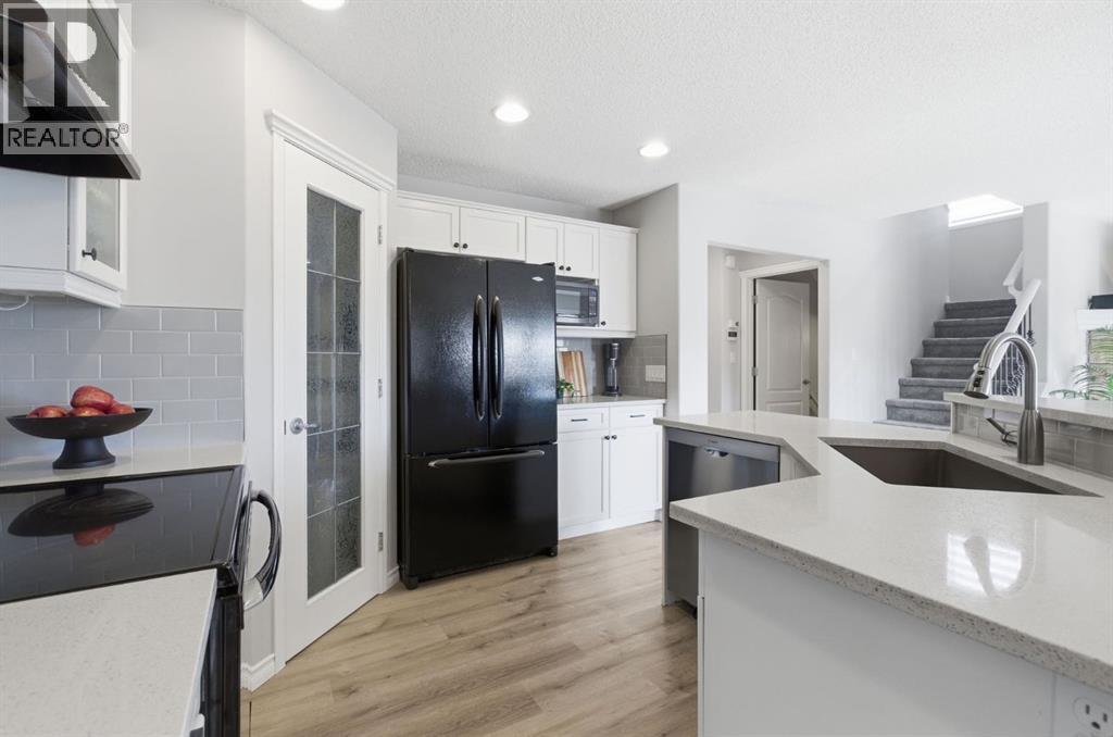 124 Prestwick Estate Way SE, Calgary, Alberta  T2Z 3M2 - Photo 11 - A2293077