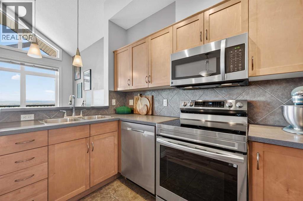 10, 169 Rockyledge View Nw, Calgary, Alberta  T3G 6B1 - Photo 6 - A2296261