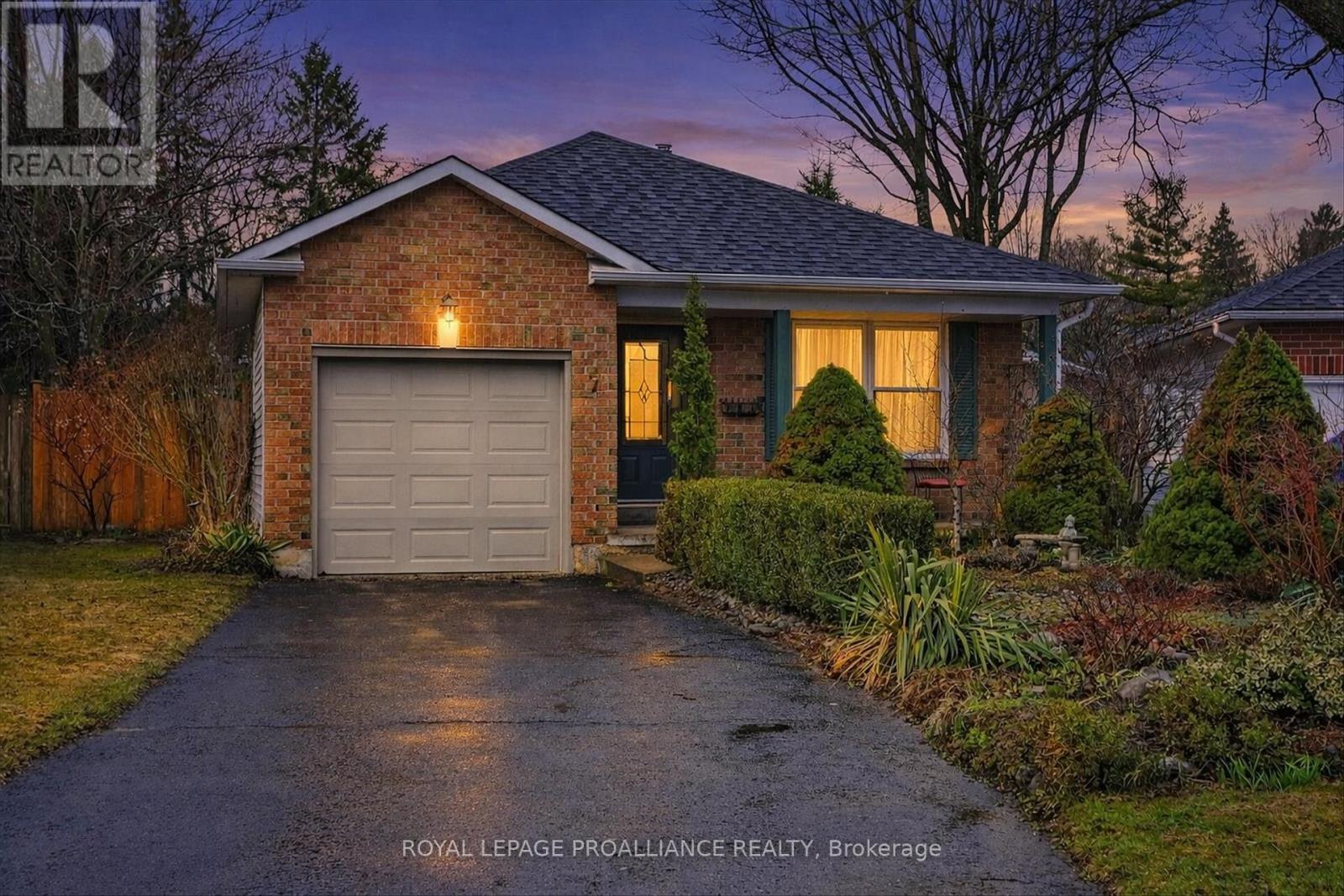 7 Daleview Court, Peterborough, Ontario  K9J 8E6 - Photo 2 - X12990822