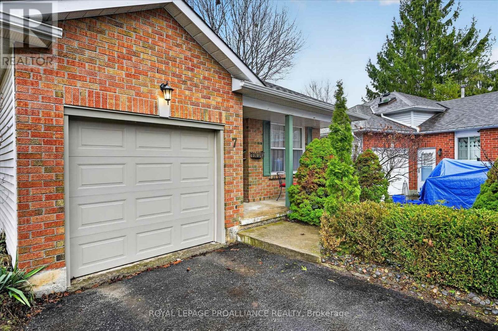 7 Daleview Court, Peterborough, Ontario  K9J 8E6 - Photo 3 - X12990822