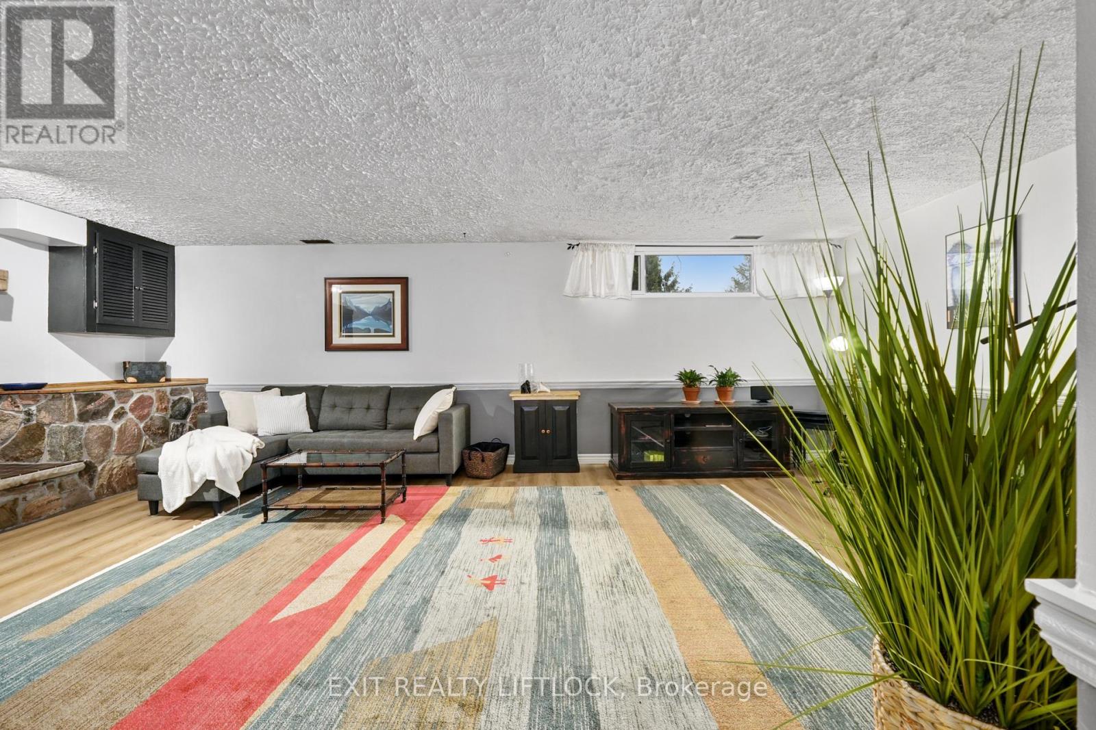 273 Maxwell Avenue, Peterborough, Ontario  K9J 1B4 - Photo 12 - X12991020