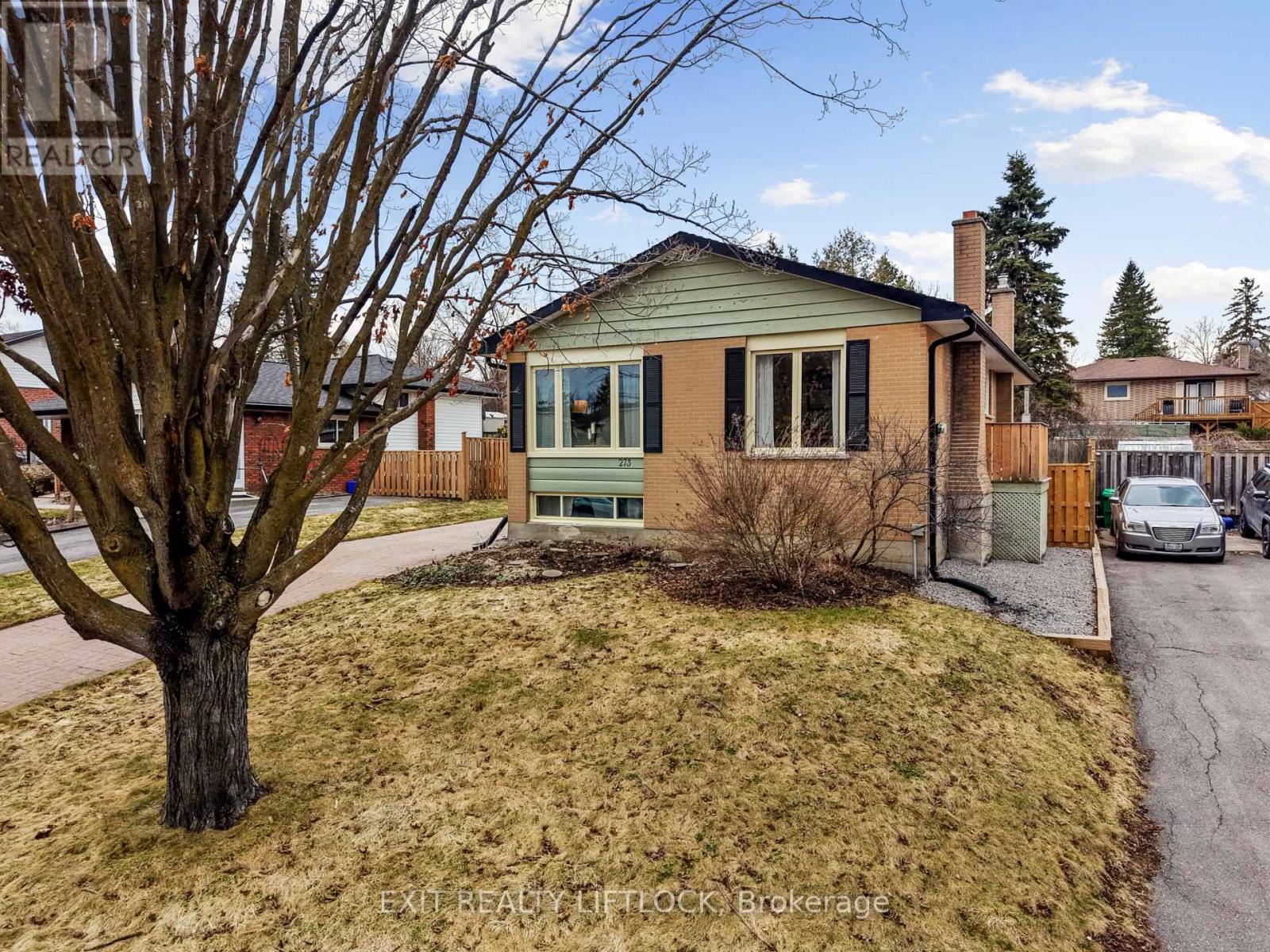 273 Maxwell Avenue, Peterborough, Ontario  K9J 1B4 - Photo 2 - X12991020