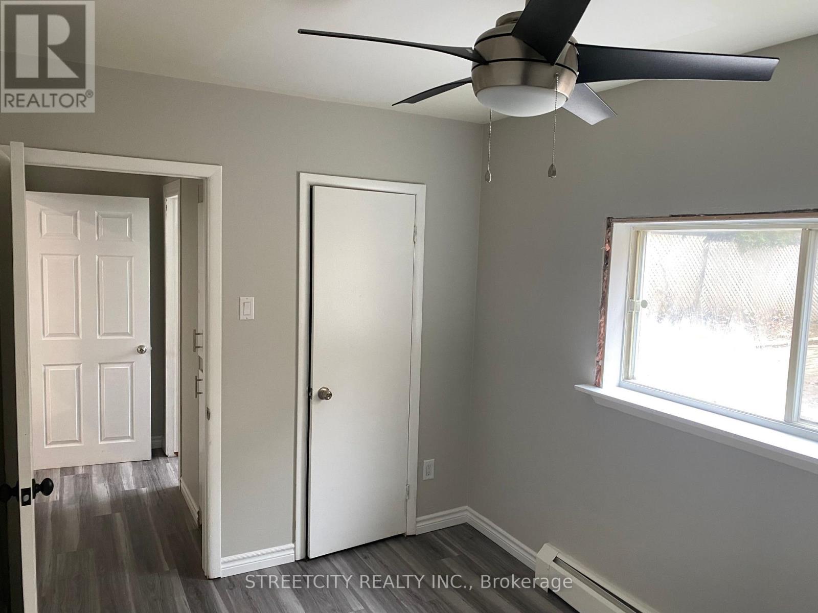 238 Burnside Drive, London East, Ontario  N5V 1B9 - Photo 11 - X12990812