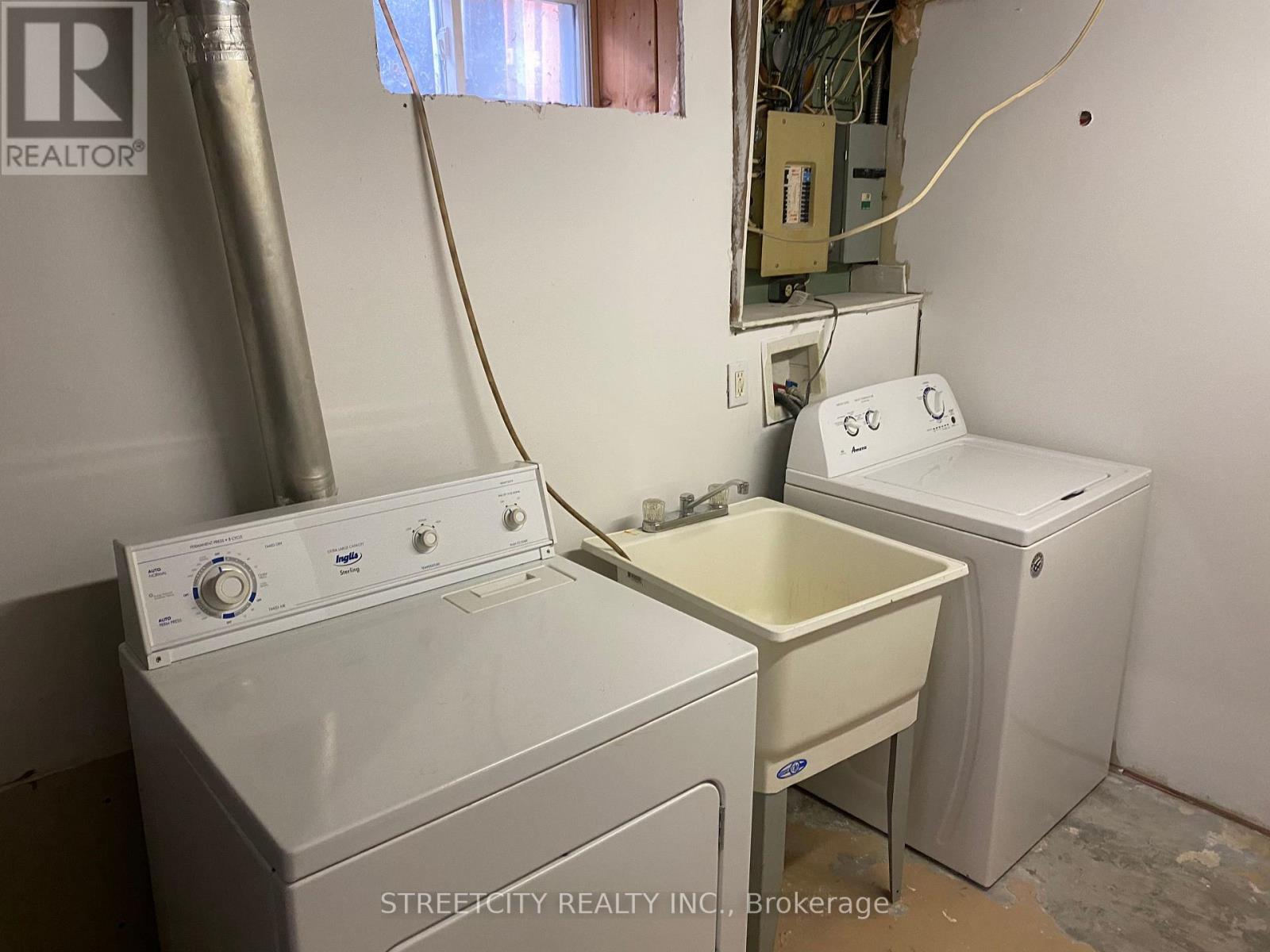 238 Burnside Drive, London East, Ontario  N5V 1B9 - Photo 13 - X12990812