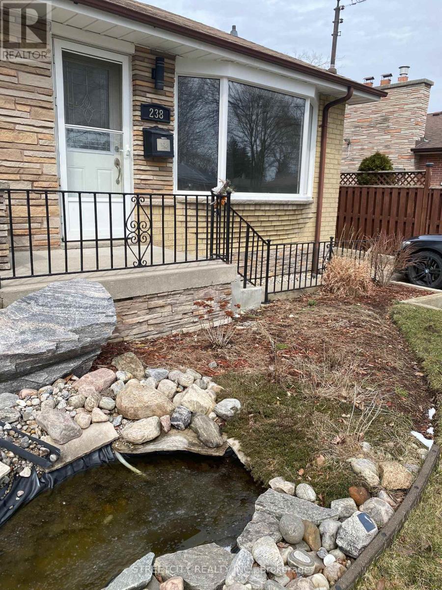 238 Burnside Drive, London East, Ontario  N5V 1B9 - Photo 2 - X12990812
