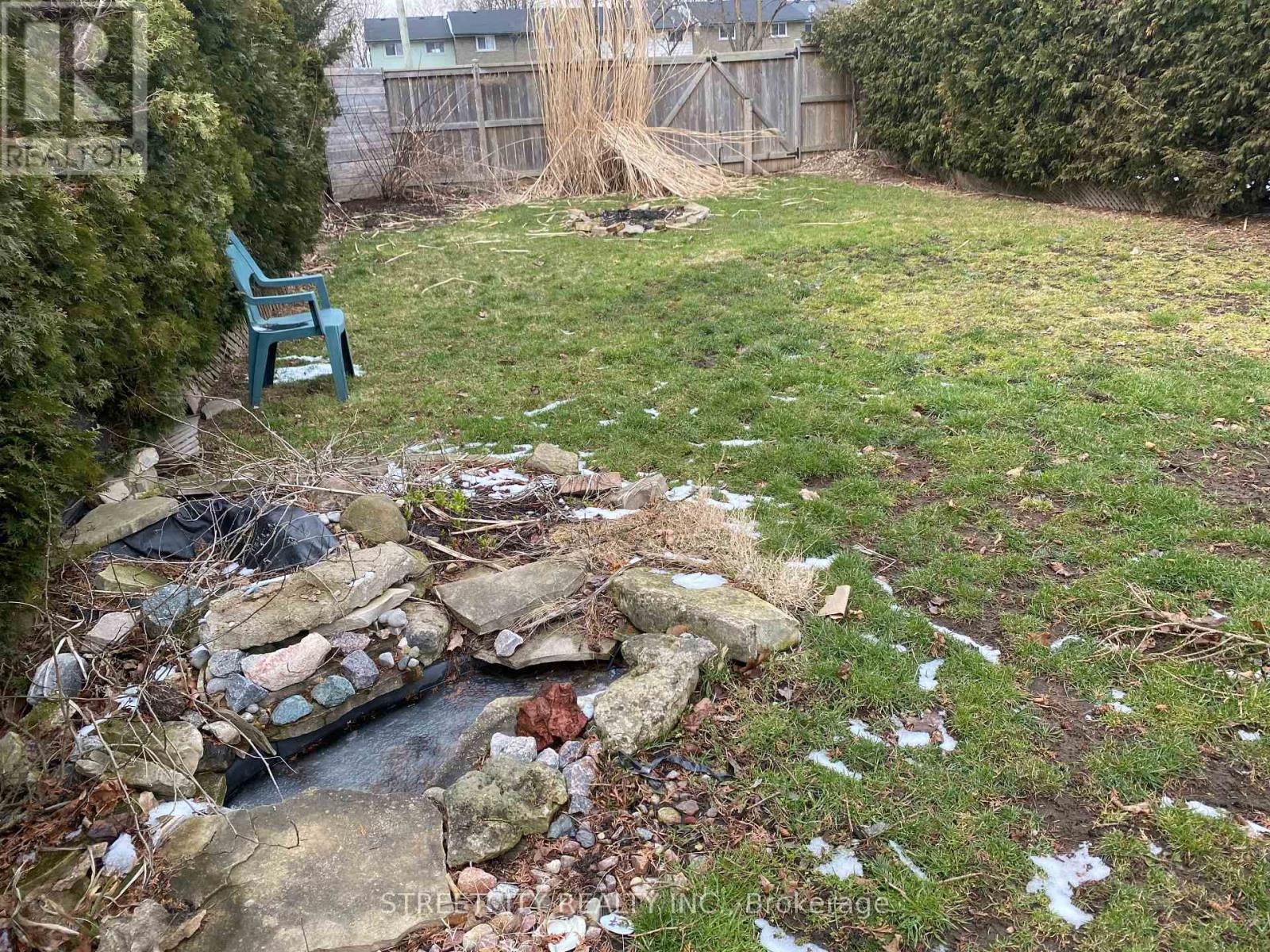 238 Burnside Drive, London East, Ontario  N5V 1B9 - Photo 3 - X12990812