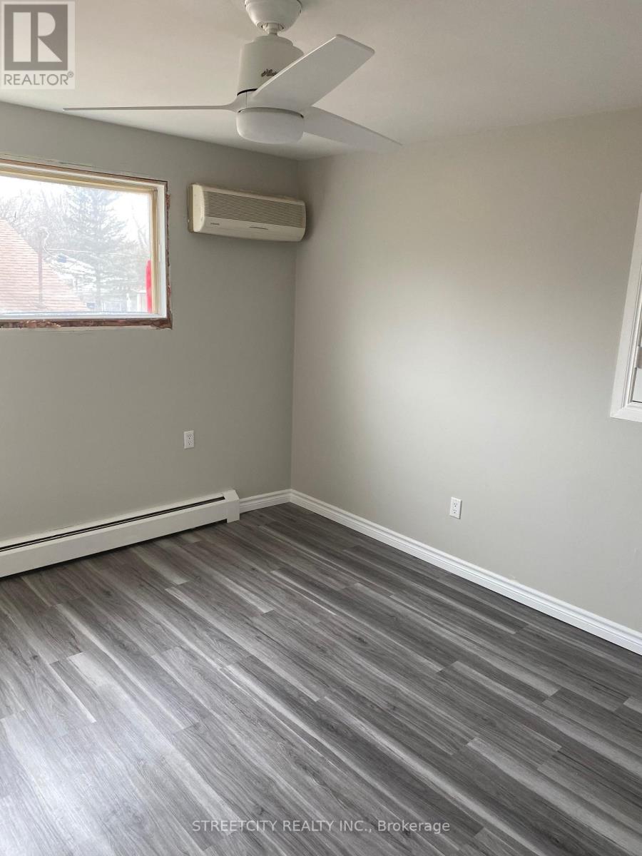 238 Burnside Drive, London East, Ontario  N5V 1B9 - Photo 9 - X12990812