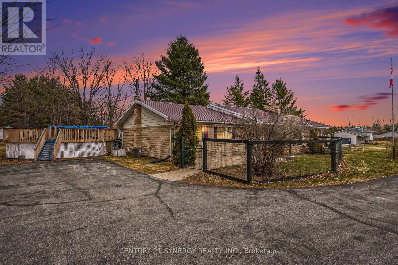 220 Highfield Crescent, Beckwith, Ontario K7C 3P2 - Photo 4 - X12990734