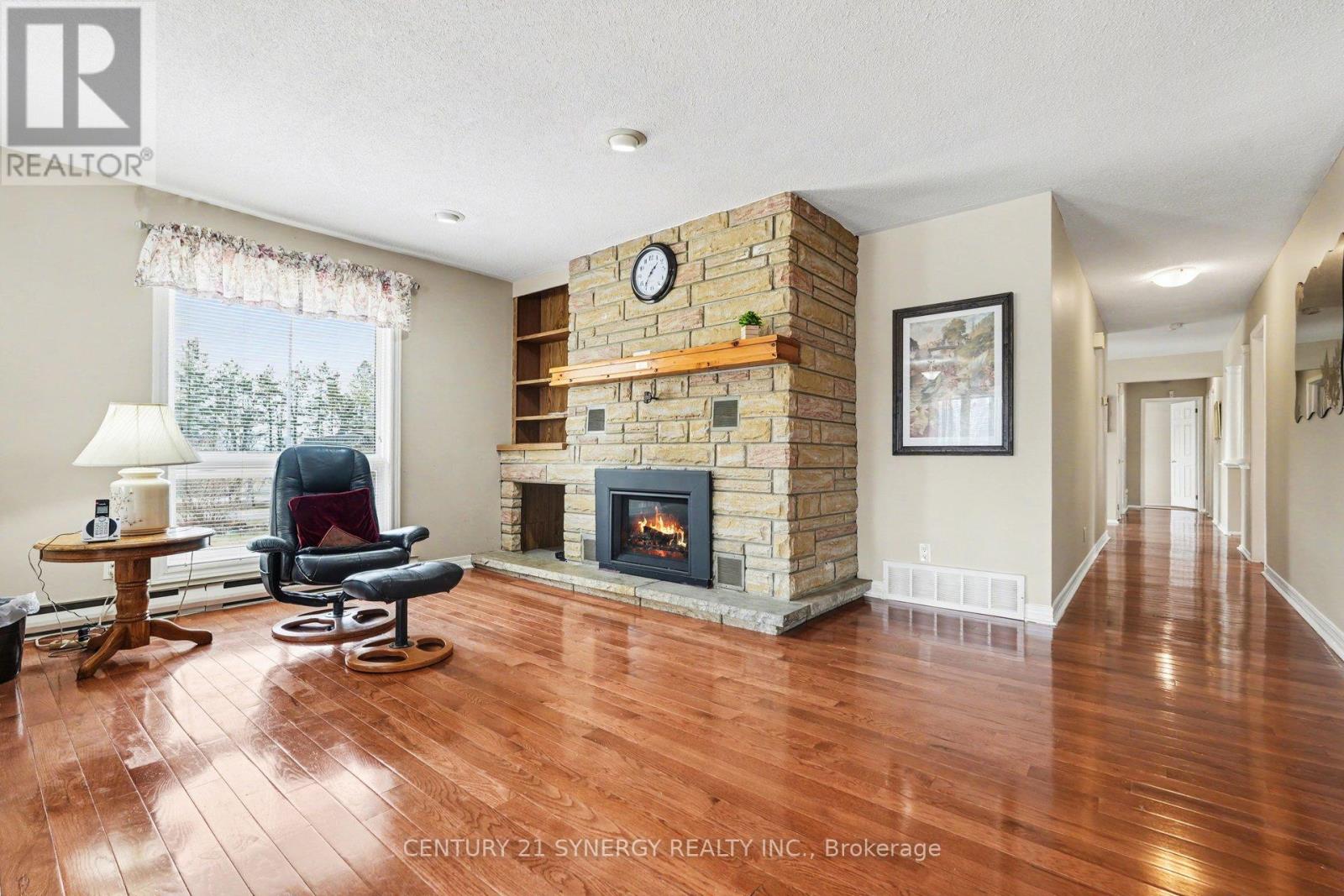 220 Highfield Crescent, Beckwith, Ontario K7C 3P2 - Photo 6 - X12990734