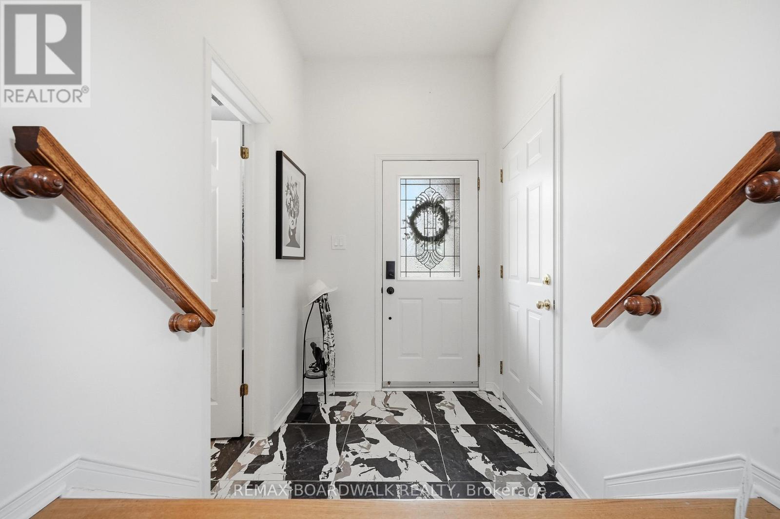 1600 Henri Lauzon Street, Ottawa, Ontario  K1C 7R6 - Photo 3 - X12990738