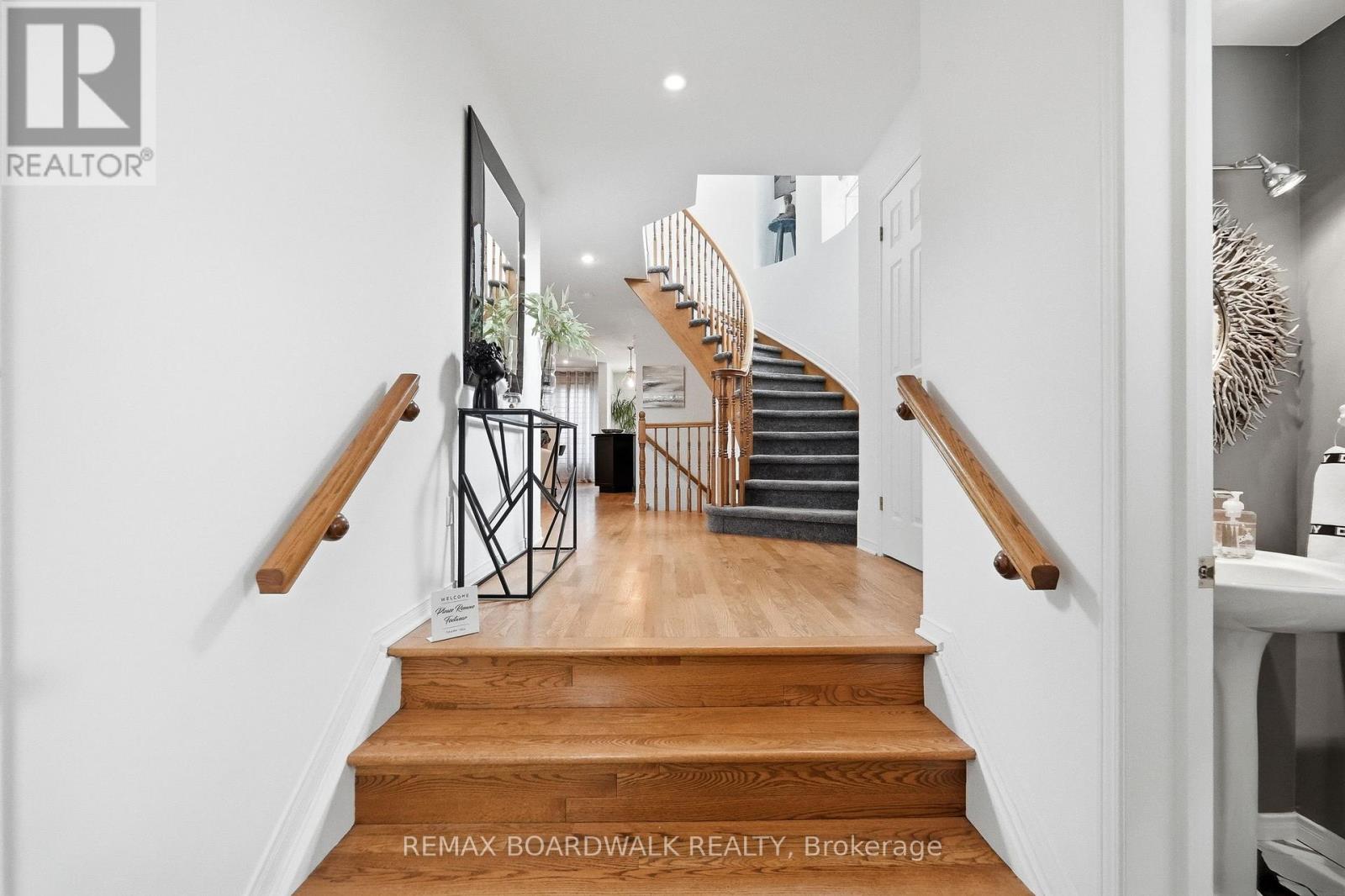 1600 Henri Lauzon Street, Ottawa, Ontario  K1C 7R6 - Photo 4 - X12990738