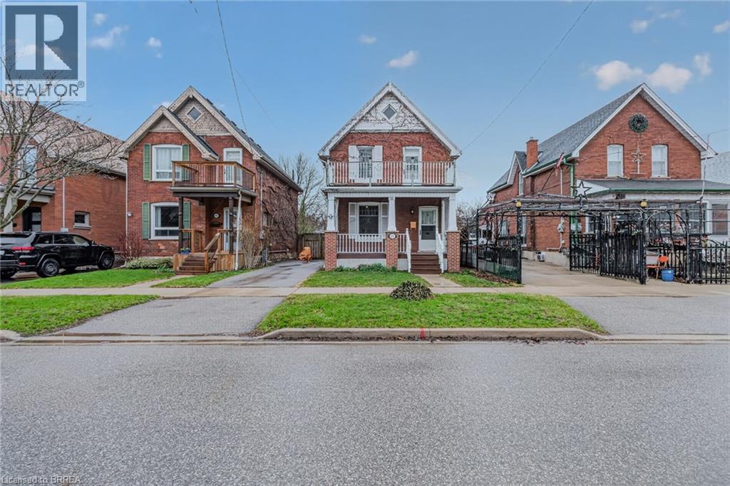 174 MARLBOROUGH Street, brantford, Ontario