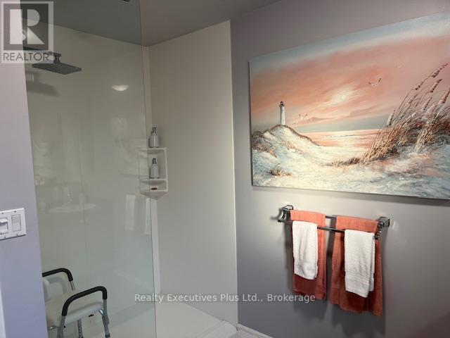 284 Appleby Line, Burlington, Ontario  L7L 2X5 - Photo 12 - W12990824