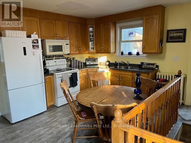 284 Appleby Line, Burlington, Ontario  L7L 2X5 - Photo 3 - W12990824