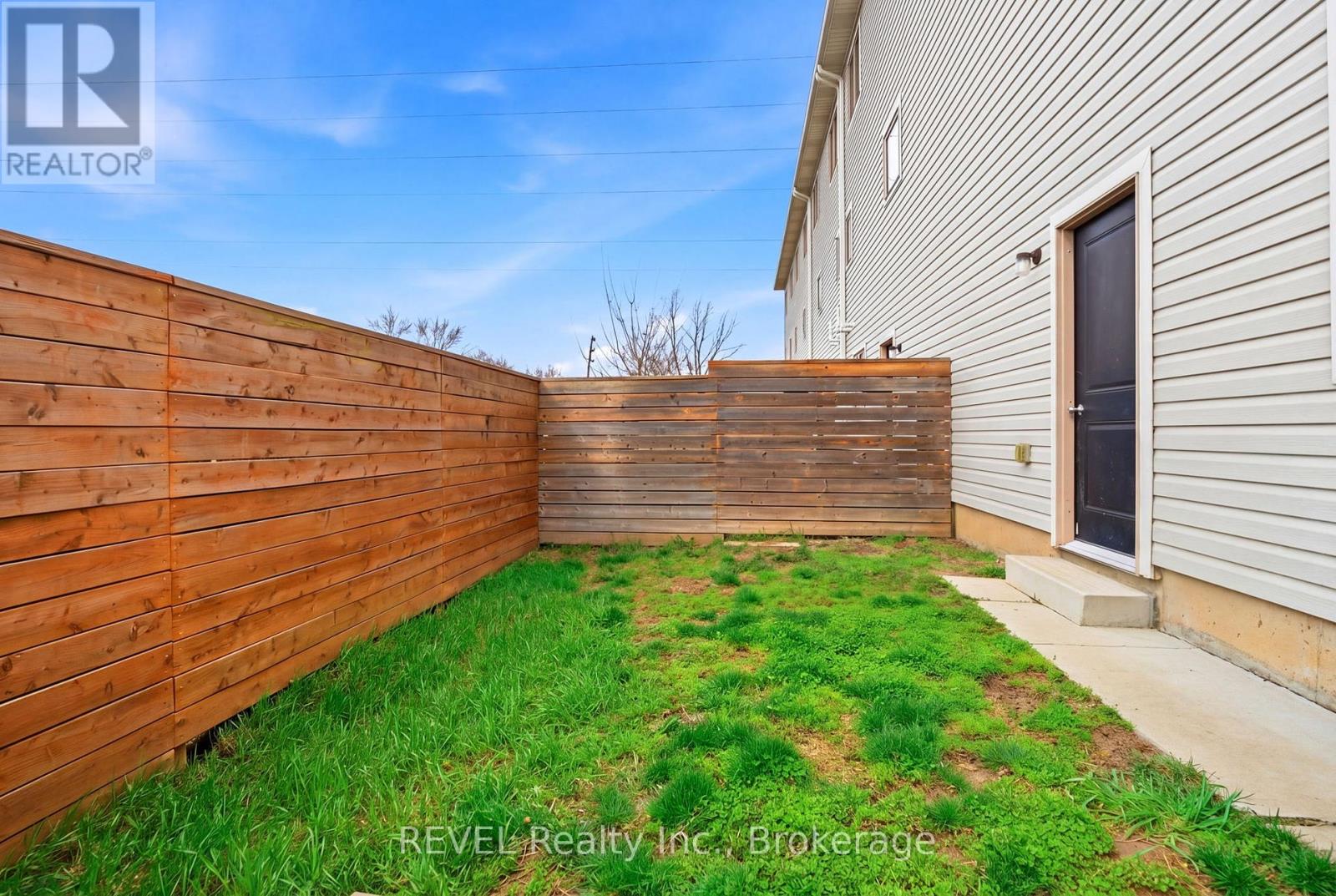 20 - 19 Scarlett Common, St. Catharines, Ontario  L2P 0C4 - Photo 33 - X12990874