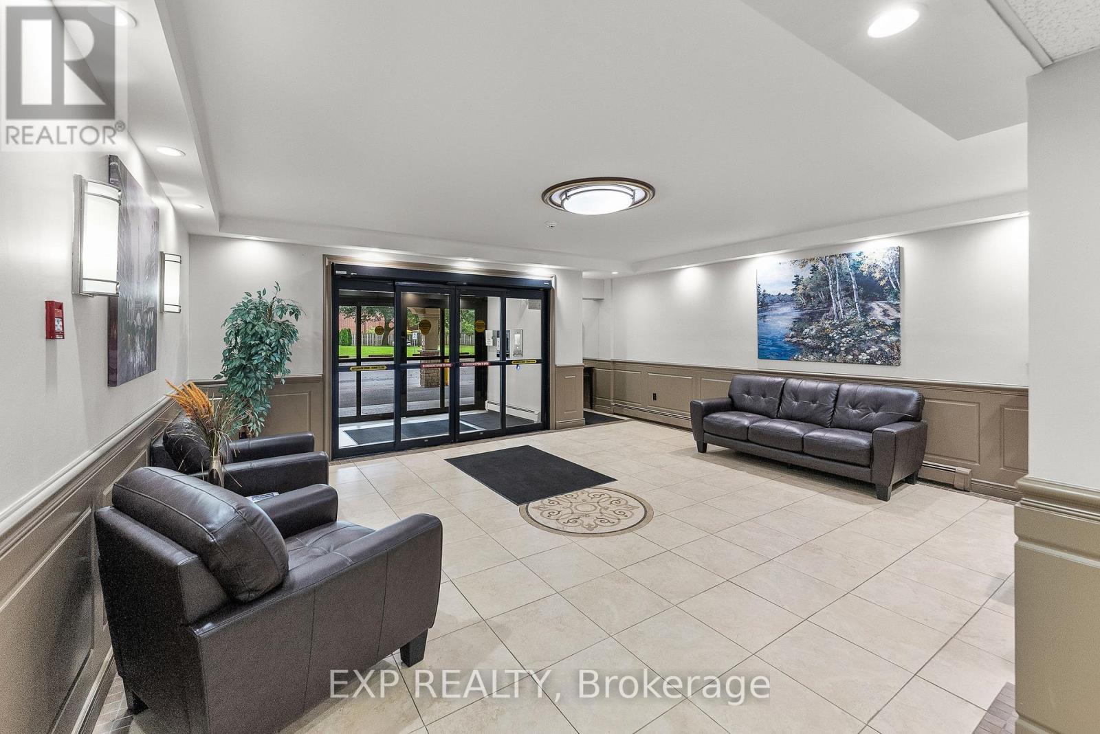 407 - 6390 Huggins Street, Niagara Falls, Ontario  L2J 1H1 - Photo 2 - X12990946