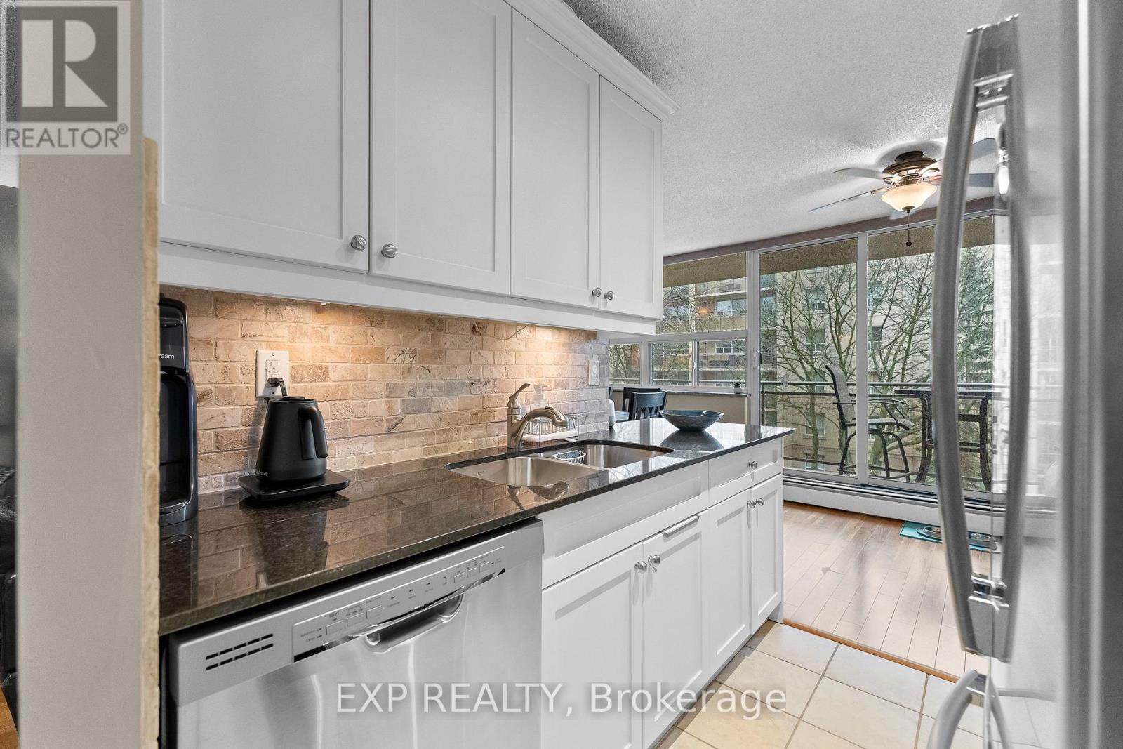 407 - 6390 Huggins Street, Niagara Falls, Ontario  L2J 1H1 - Photo 6 - X12990946