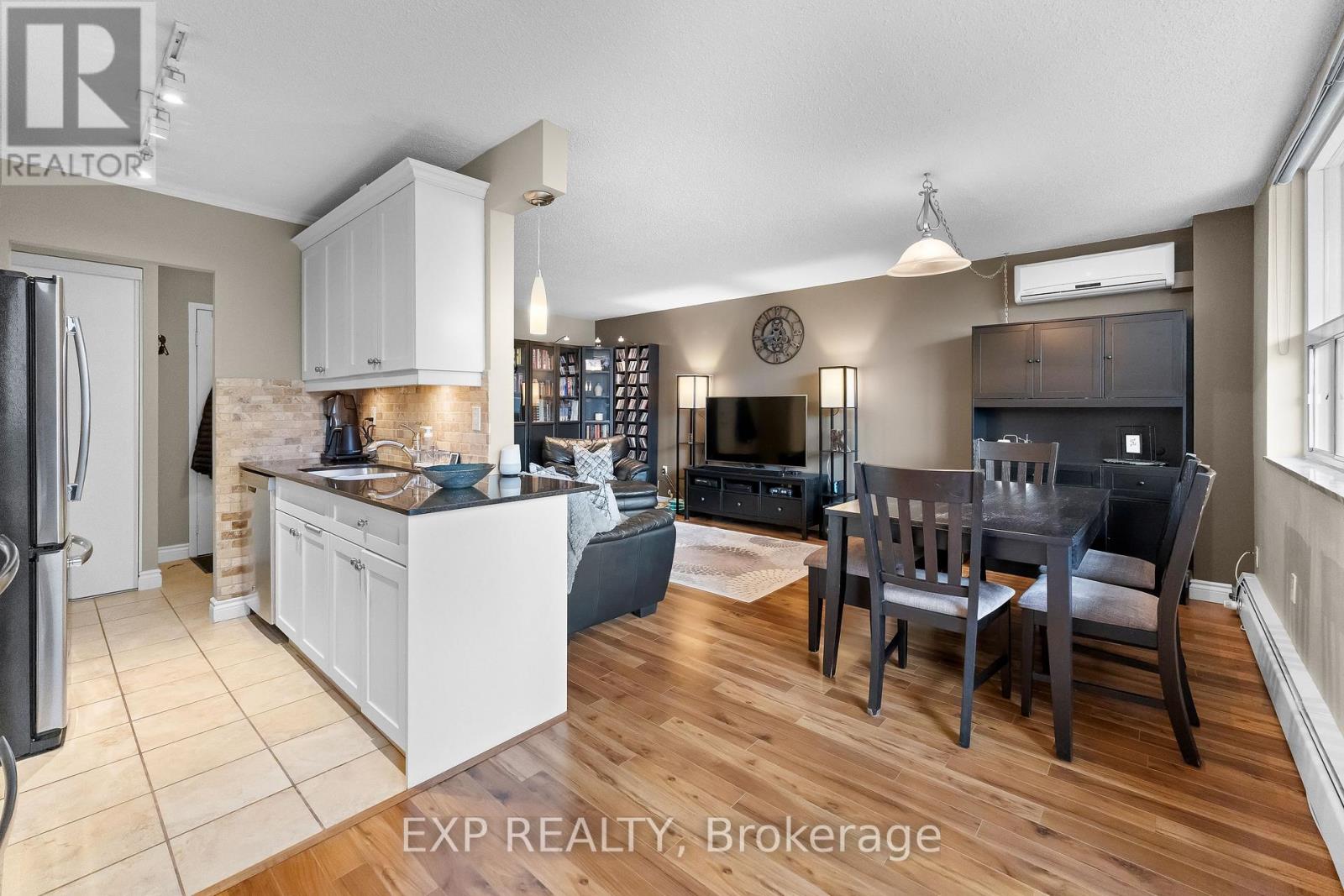 407 - 6390 Huggins Street, Niagara Falls, Ontario  L2J 1H1 - Photo 9 - X12990946