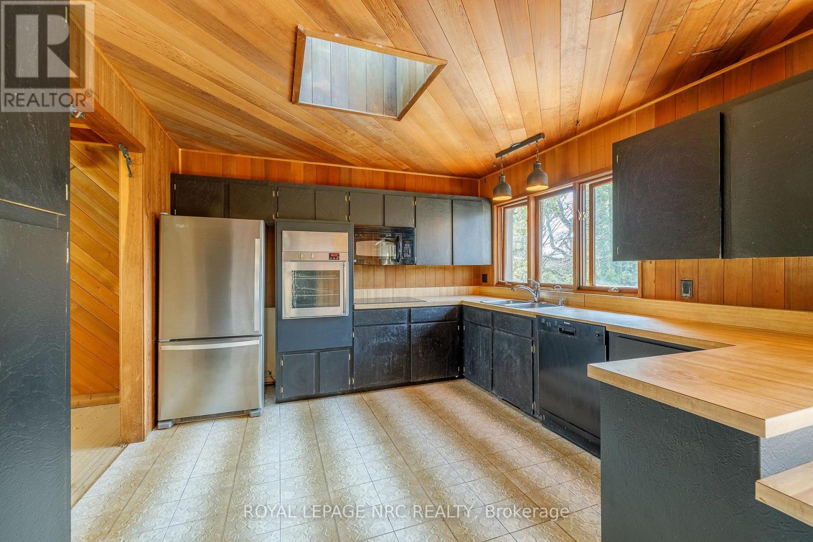 20 Old Coach Road, St. Catharines, Ontario  L2N 2P3 - Photo 11 - X12990982