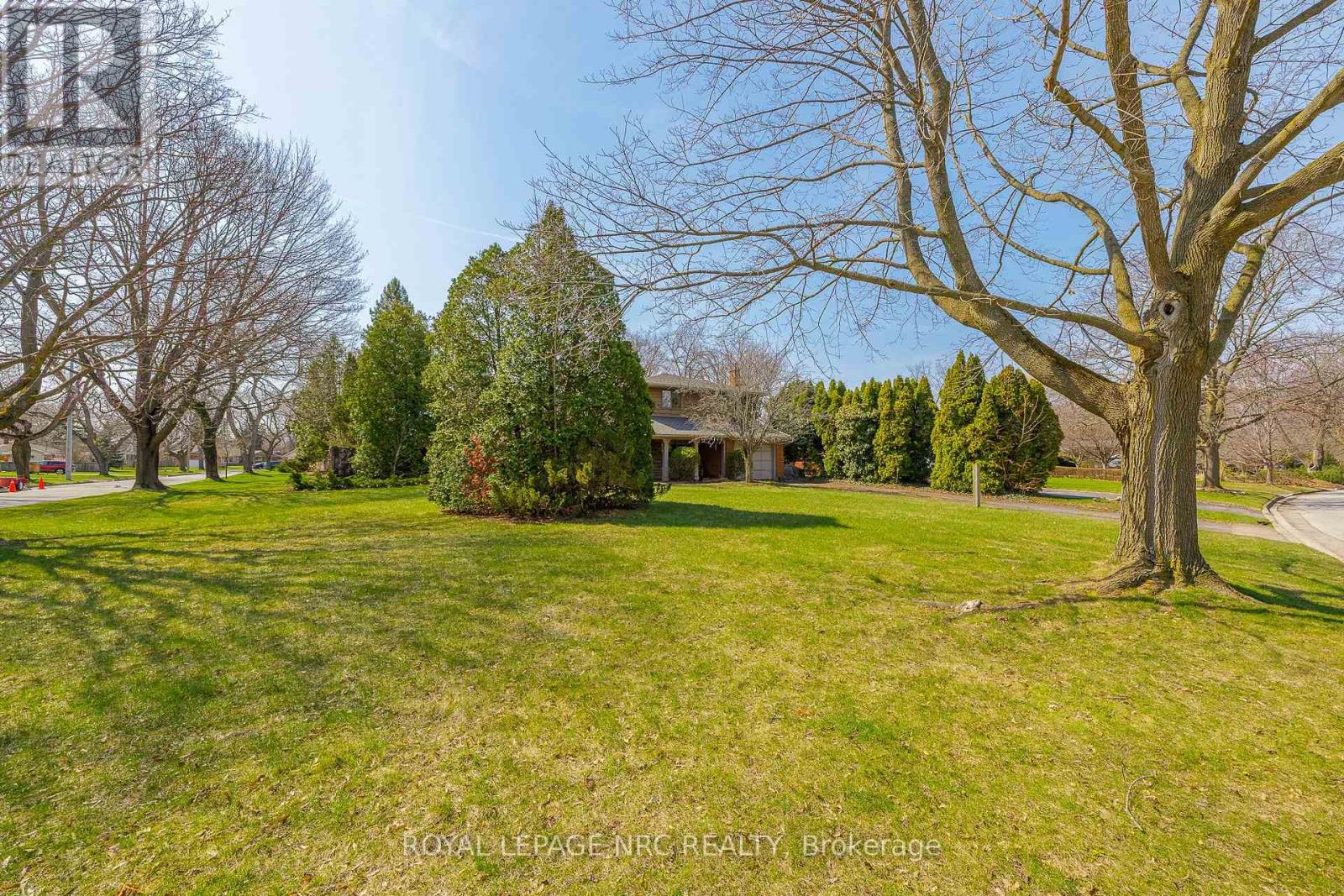 20 Old Coach Road, St. Catharines, Ontario  L2N 2P3 - Photo 2 - X12990982