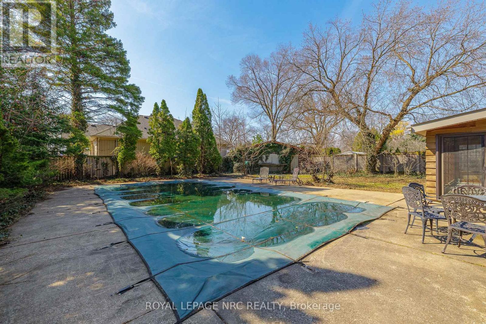 20 Old Coach Road, St. Catharines, Ontario  L2N 2P3 - Photo 34 - X12990982