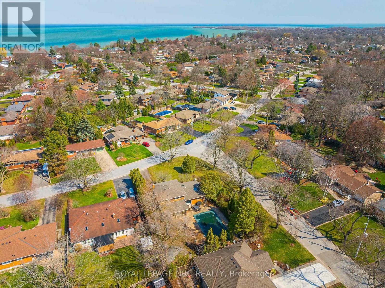 20 Old Coach Road, St. Catharines, Ontario  L2N 2P3 - Photo 40 - X12990982