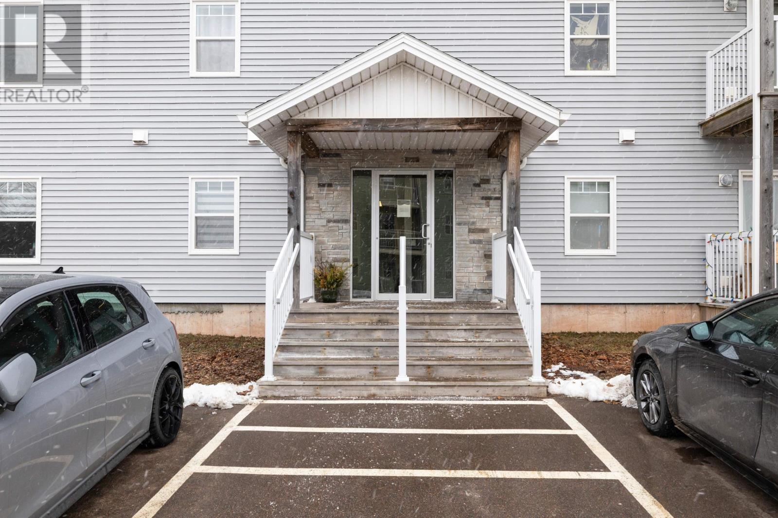 206 562 Malpeque Road, Charlottetown, Prince Edward Island  C1E 0J4 - Photo 3 - 202607191