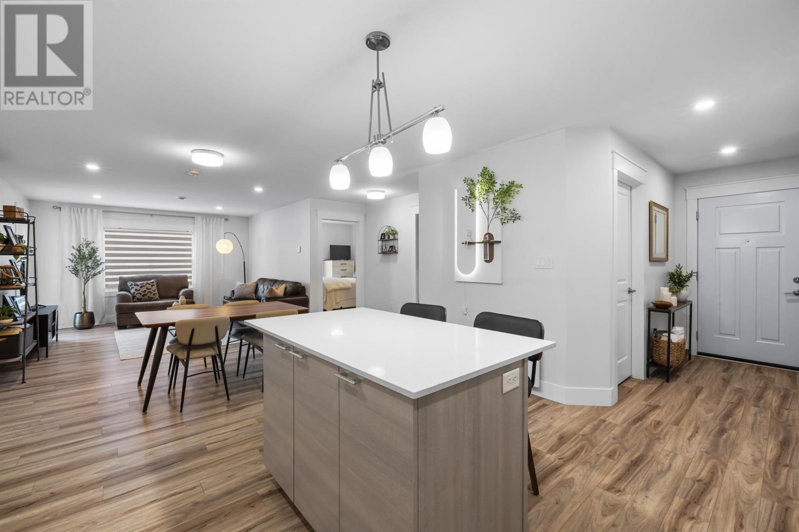 206 562 Malpeque Road, Charlottetown, Prince Edward Island  C1E 0J4 - Photo 5 - 202607191