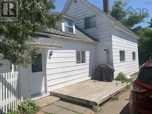 49 Chapel Street, Parrsboro, Nova Scotia  B0M 1S0 - Photo 2 - 202607186