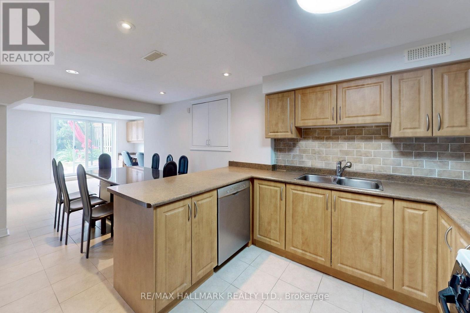 2 Butterfield Drive, Toronto, Ontario  M3A 2L8 - Photo 39 - C12990832