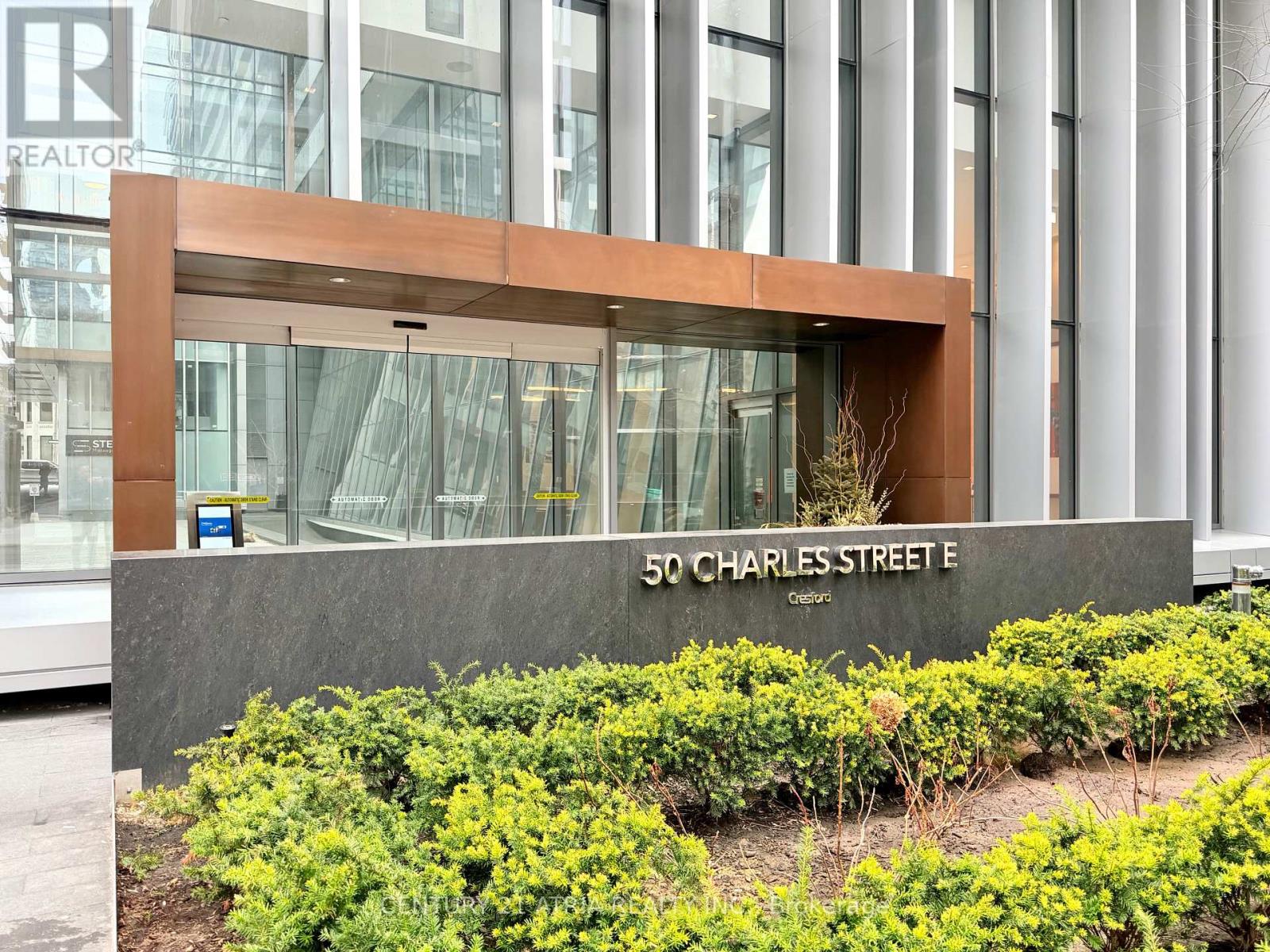 901 - 50 Charles Street E, Toronto, Ontario  M4Y 0C3 - Photo 2 - C12990868