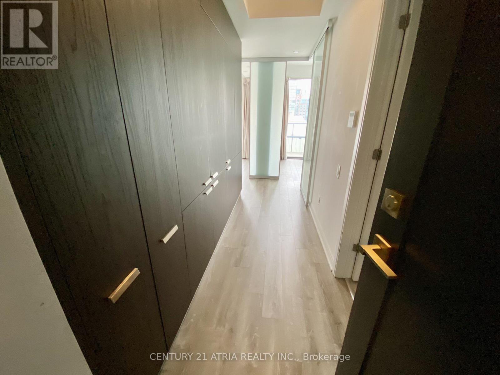 901 - 50 Charles Street E, Toronto, Ontario  M4Y 0C3 - Photo 8 - C12990868