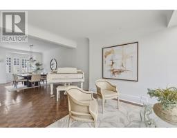 18 TRANBY AVENUE, Toronto, Ontario